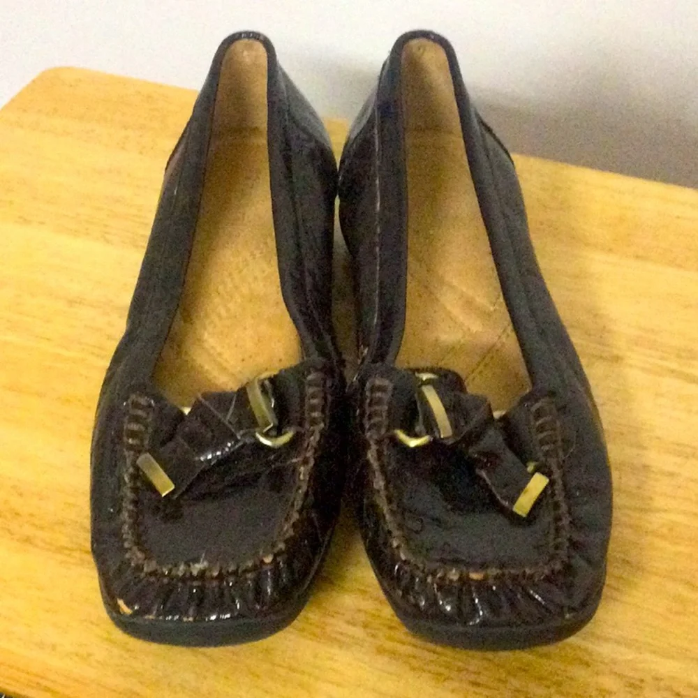 🌞 Naturalizer Brown Gator Croc embossed preppy loafers women size 8